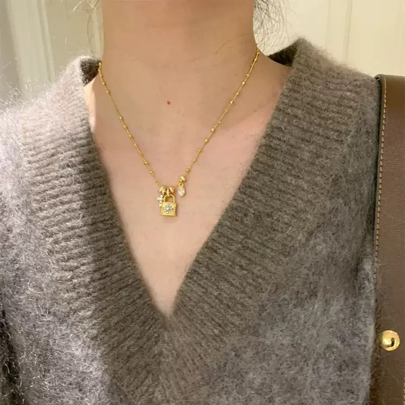 14K Gold Cross Pendant Necklace with Clasp for Women