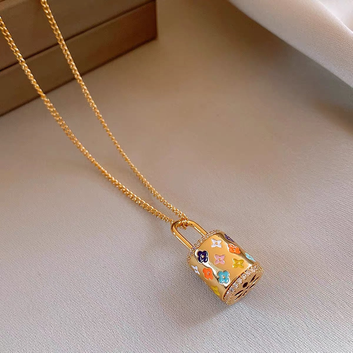 14K Gold Floral Bucket Bag Charm Necklace