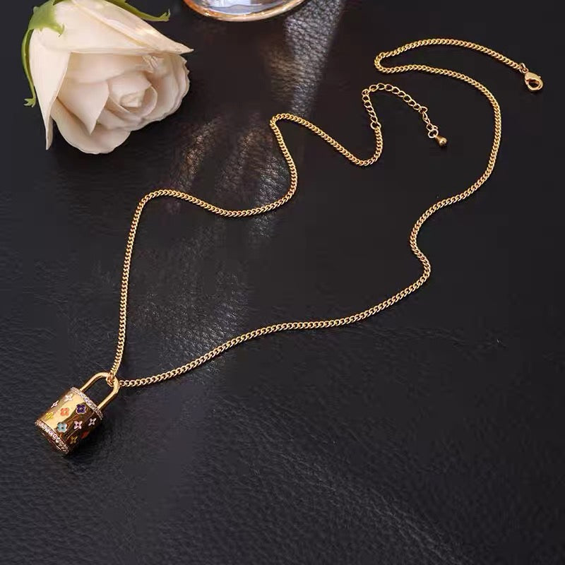 14K Gold Floral Bucket Bag Charm Necklace