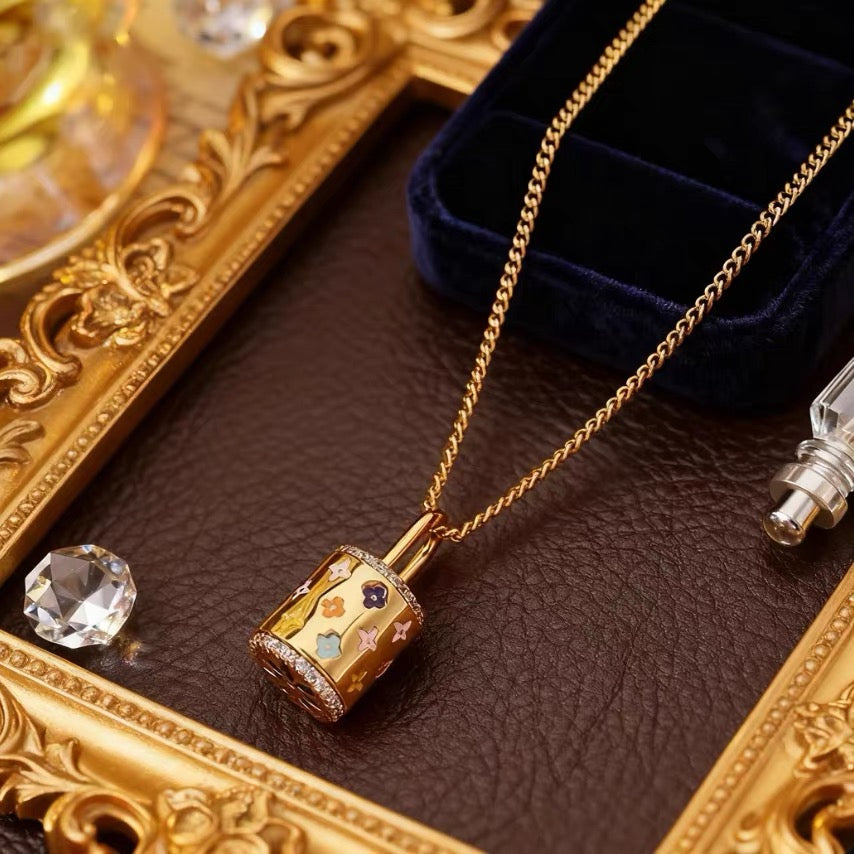 14K Gold Floral Bucket Bag Charm Necklace