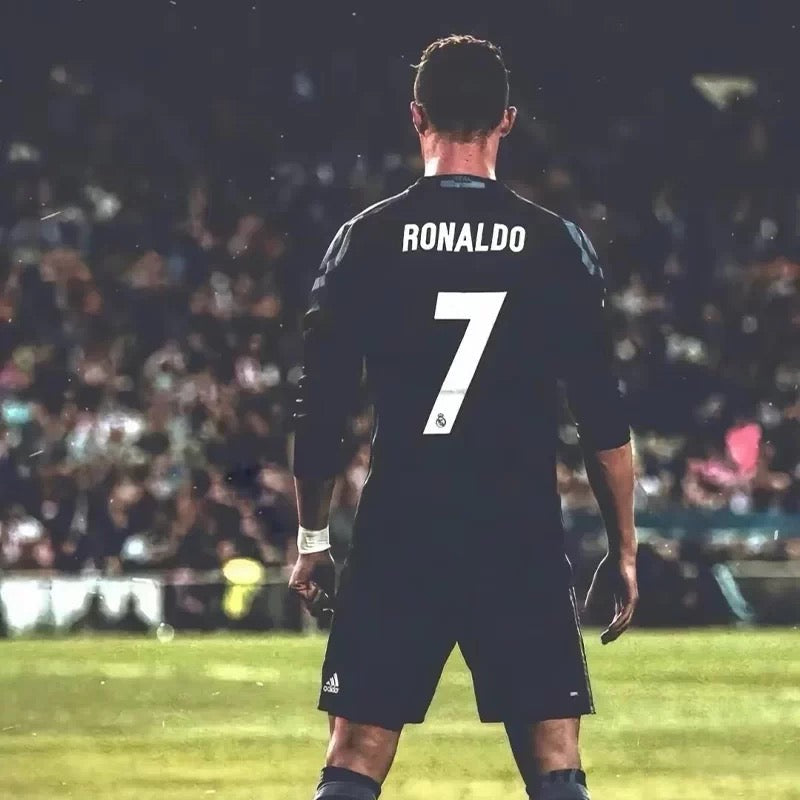 Cristiano Ronaldo-style 14K gold lucky number 7 necklace