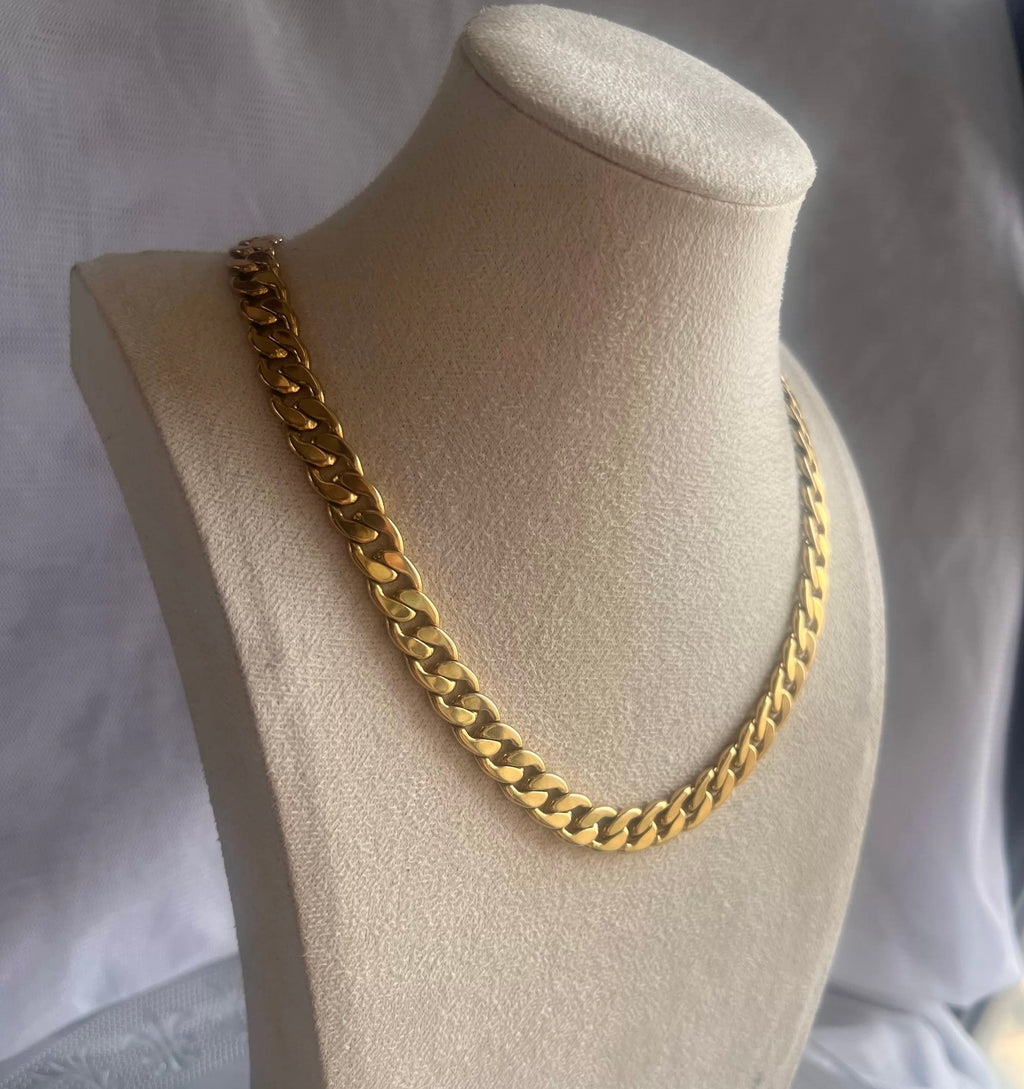Lucjewelry Signature Piece: "Old Money" Style Unisex Collarbone Chain – "Strike It Rich" Gold Necklace