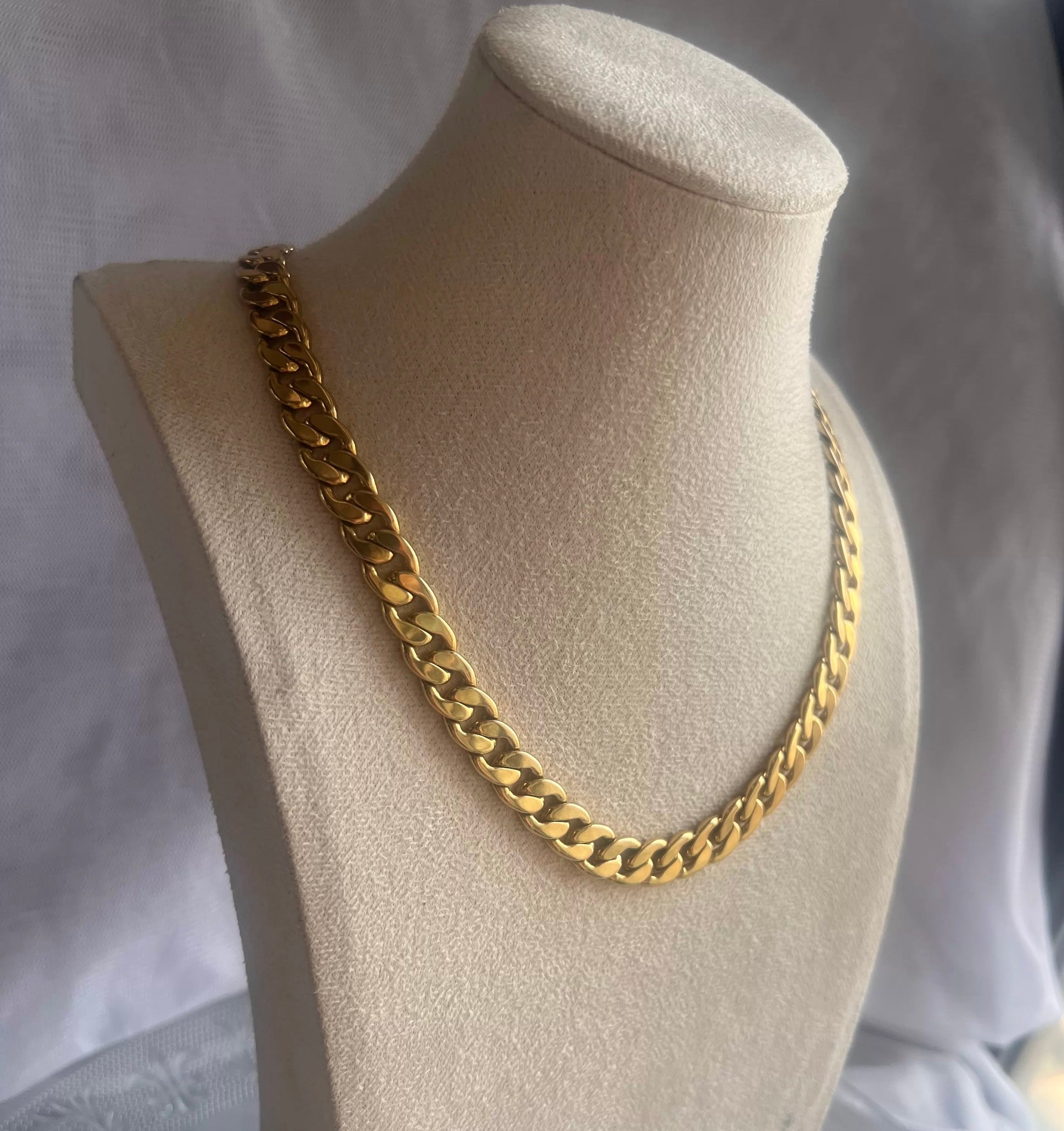 Lucjewelry Signature Piece: "Old Money" Style Unisex Collarbone Chain – "Strike It Rich" Gold Necklace