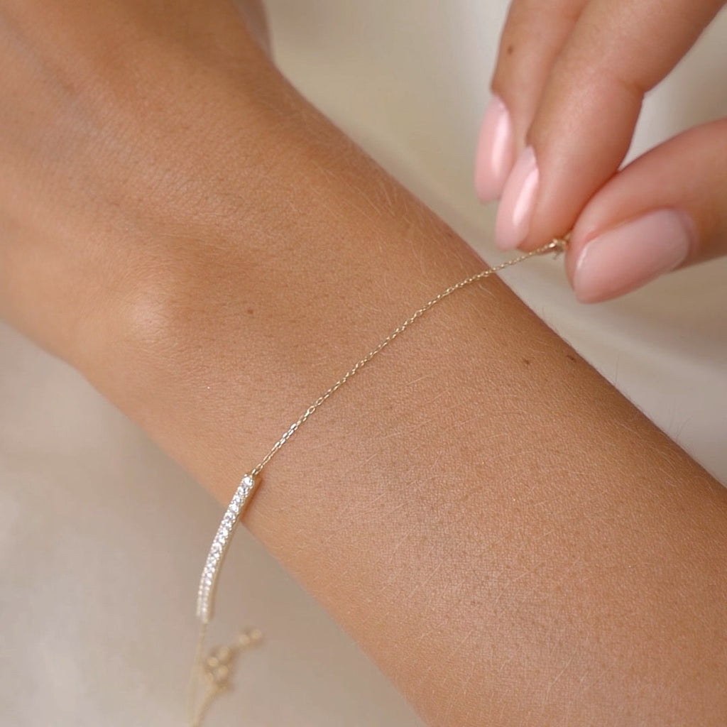 Diamond Curved Bar Bracelet White Gold - Vivienne
