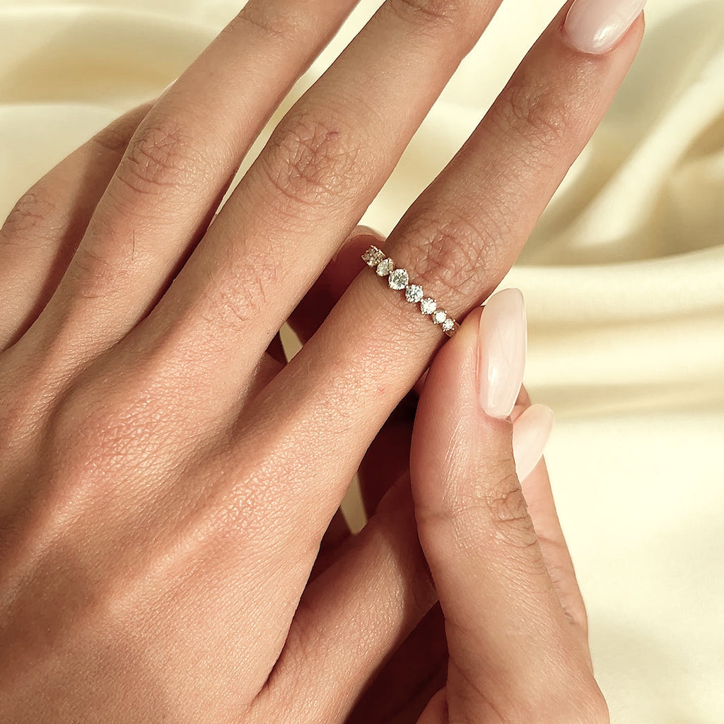 Graduated Diamond Ring 14k Gold - Giselle