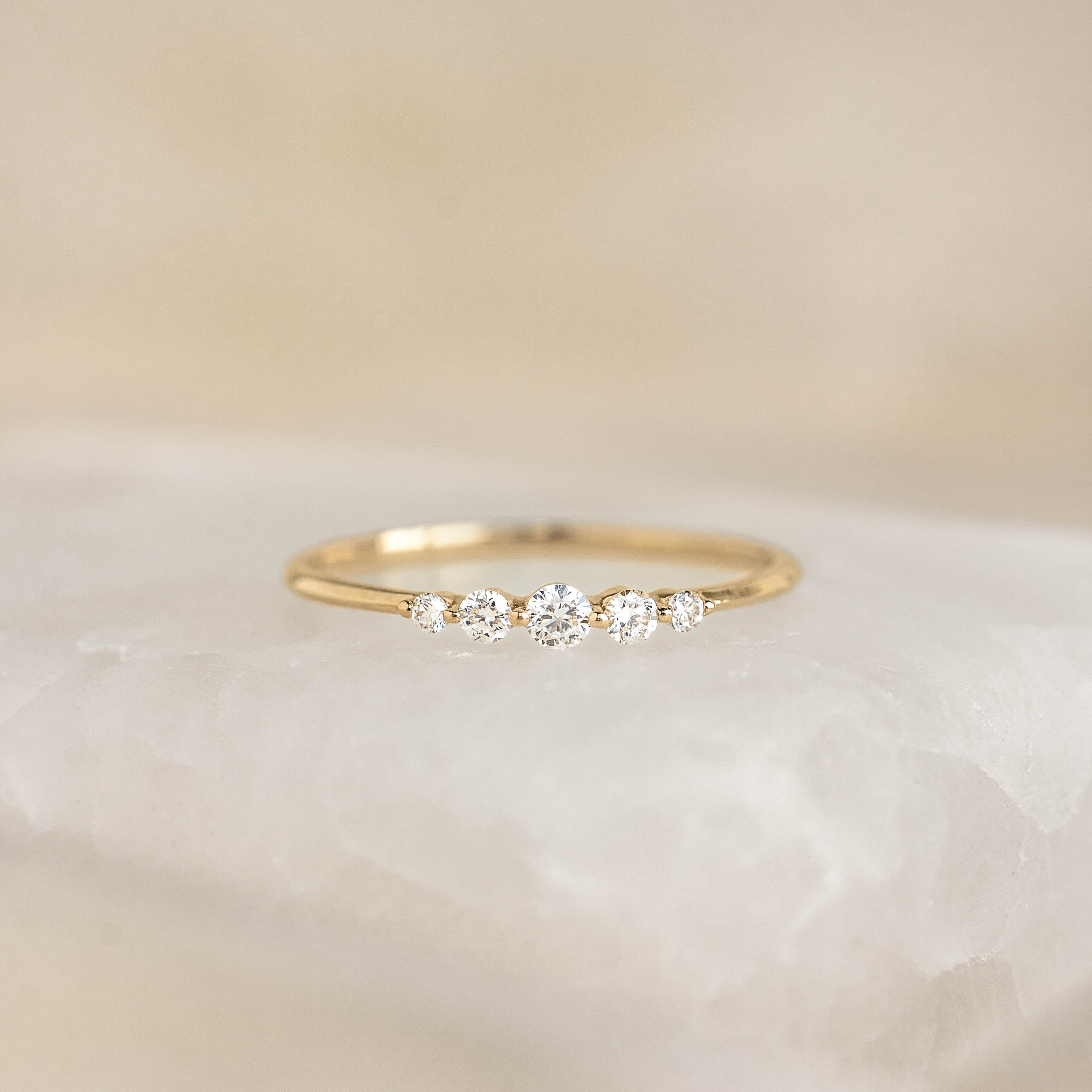 Graduated Diamond Ring 14k Gold - Dahlia