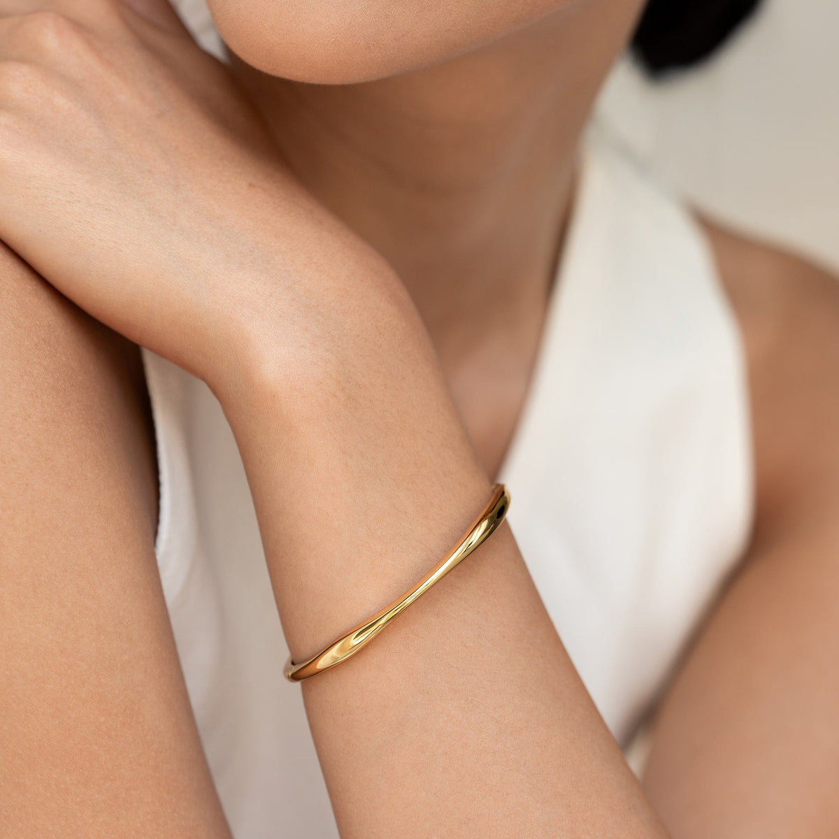 Gold Organic Bangle M/L - Aelia
