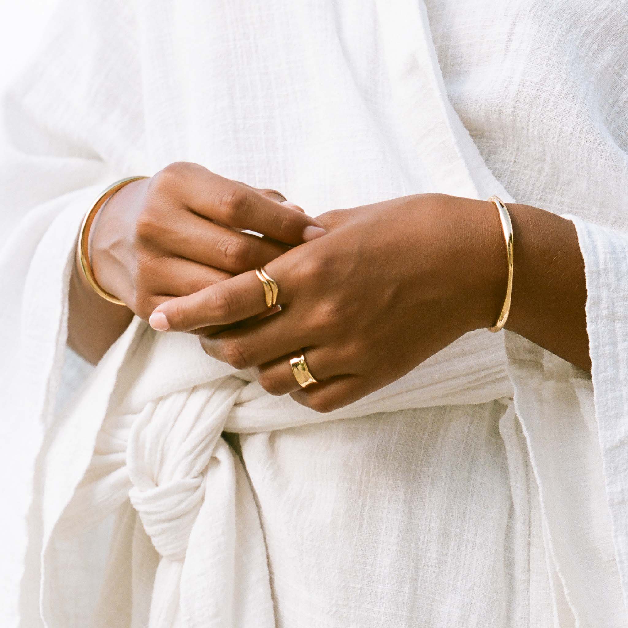 Gold Organic Bangle M/L - Aelia