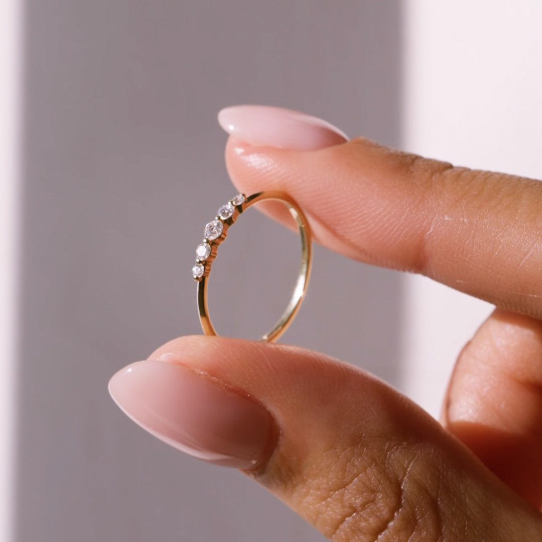 Graduated Diamond Ring 14k Gold - Dahlia